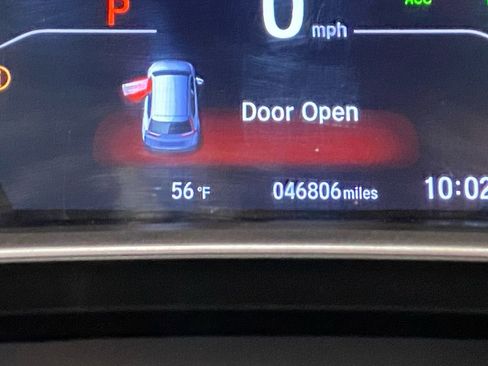 Used 2018 Honda CR-V Touring image 10