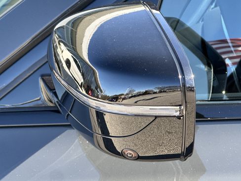 New 2026 BMW 330i Sedan w/ M Sport Package image 32