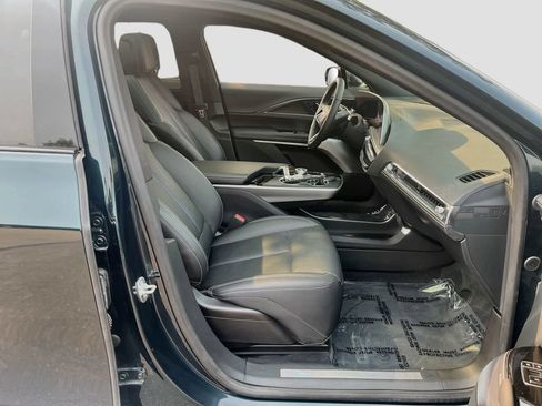 Used 2025 Cadillac Lyriq Luxury w/ LPO, Floor Liner Package AWD/4WD image 30