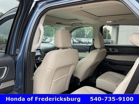 Used 2019 Ford Explorer Platinum AWD/4WD image 29