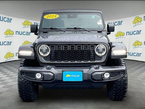 Used 2024 Jeep Wrangler Unlimited Sport AWD/4WD image 2
