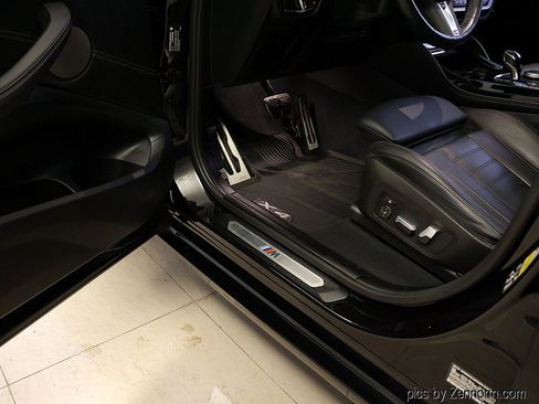 Used 2023 BMW X4 xDrive30i w/ M Sport Package AWD/4WD image 28