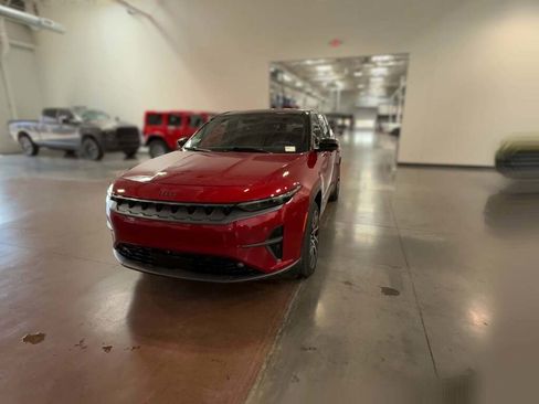 New 2025 Jeep Wagoneer S Limited image 3