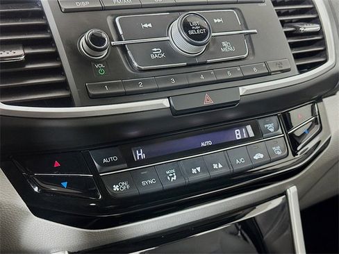 Used 2017 Honda Accord LX image 21