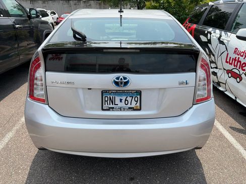 Used 2012 Toyota Prius Three w/ Preferred Accessory Pkg FWD image 5