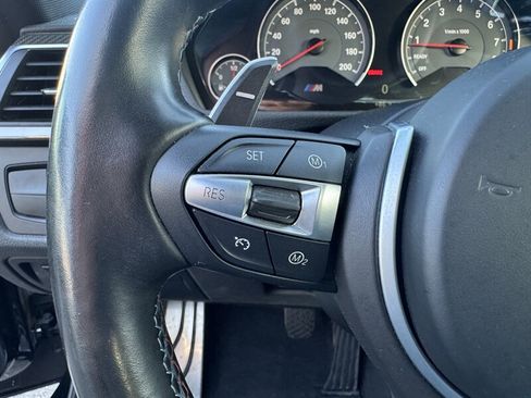 Used 2018 BMW M4 Coupe w/ Competition Package RWD image 28