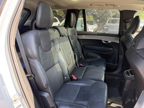 Certified 2025 Volvo XC90 T8 Ultra AWD/4WD image 10