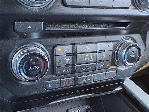 Used 2015 Ford F150 Lariat w/ Equipment Group 502A Luxury image 8