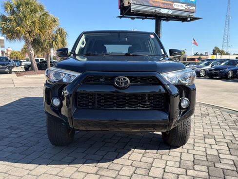 Used 2018 Toyota 4Runner SR5 image 6