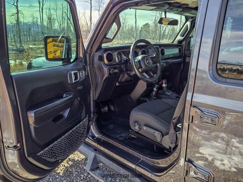 Used 2019 Jeep Wrangler Unlimited Sport S image 21