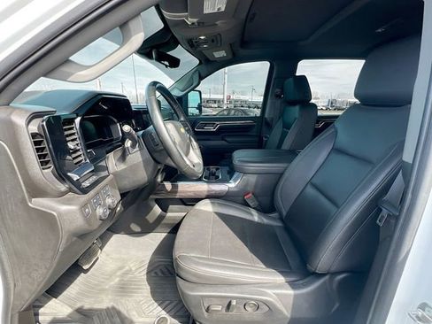 Used 2024 Chevrolet Silverado 2500 LTZ w/ LTZ Plus Package image 10