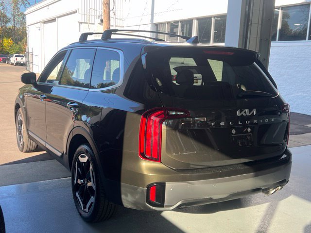 Used 2025 Kia Telluride S AWD/4WD image 4