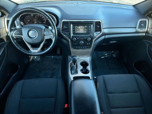 Used 2017 Jeep Grand Cherokee Laredo w/ Quick Order Package 23E image 16