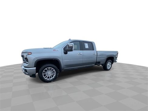 Certified 2025 Chevrolet Silverado 3500 LTZ w/ LTZ Premium Package image 4