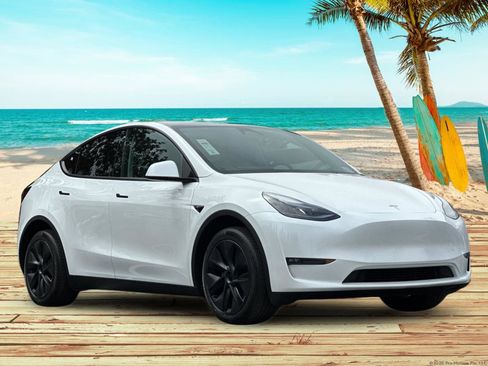 Used 2024 Tesla Model Y Long Range image 8