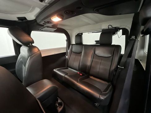 Used 2016 Jeep Wrangler Sahara AWD/4WD image 20