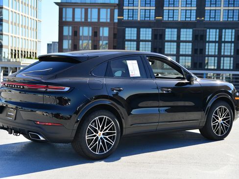 Certified 2026 Porsche Cayenne Coupe image 9
