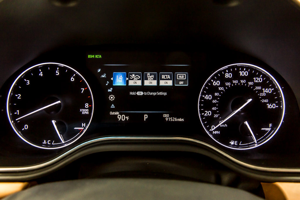 Used 2019 Toyota Avalon Limited FWD image 18