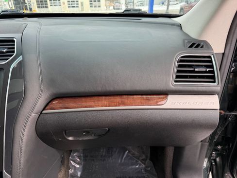 Used 2016 Ford Explorer Platinum image 33