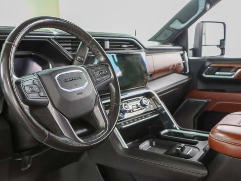 Used 2024 GMC Sierra 2500 Denali Ultimate AWD/4WD image 27