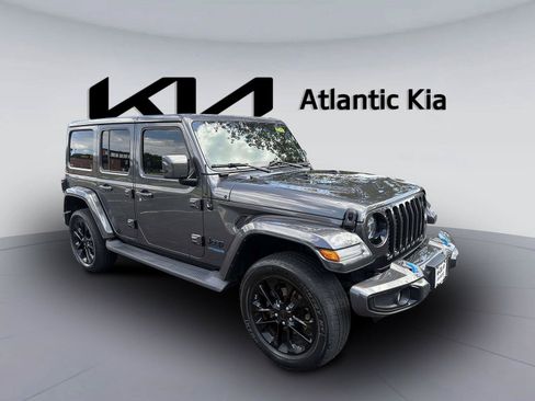 Used 2021 Jeep Wrangler Unlimited Sahara AWD/4WD image 4