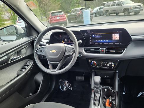 Used 2025 Chevrolet TrailBlazer LT image 15