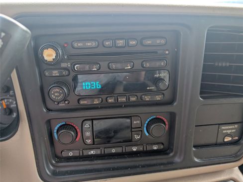 Used 2004 Chevrolet Silverado 2500 LT RWD image 13