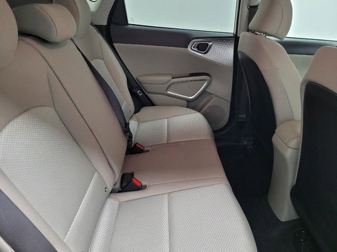 Used 2022 Kia Soul LX image 19