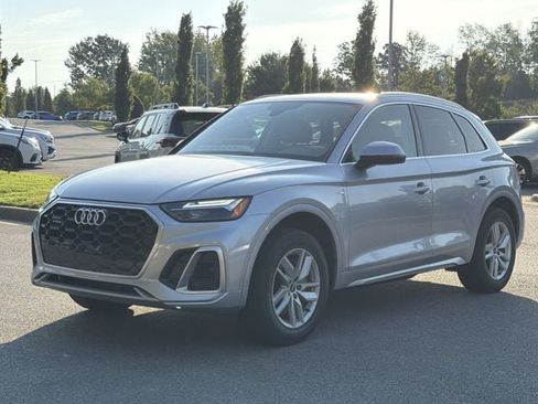 Used 2022 Audi Q5 2.0T Premium w/ Convenience Package AWD/4WD image 7