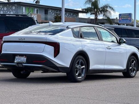 Used 2025 Kia K4 LXS image 5