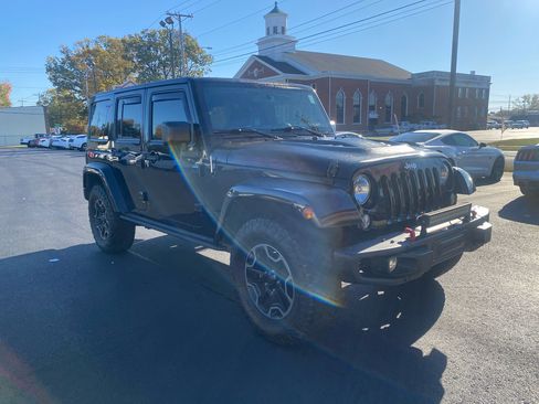 Used 2016 Jeep Wrangler Unlimited Rubicon image 3