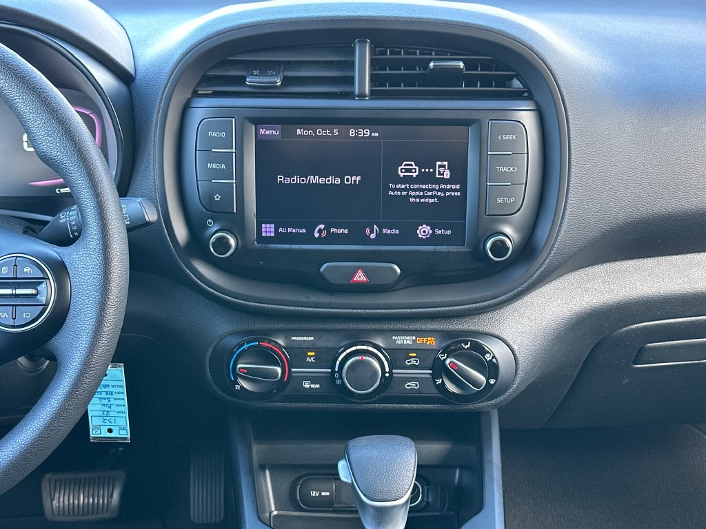 Used 2023 Kia Soul LX w/ LX Technology Package FWD image 16