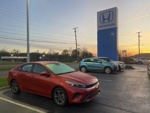 Used 2024 Kia Forte LXS image 6