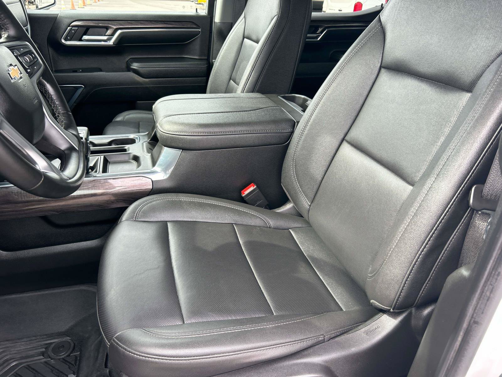 Used 2024 Chevrolet Silverado 1500 LTZ AWD/4WD image 36