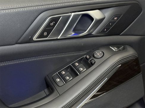 Used 2023 BMW X5 xDrive40i w/ Premium Package image 41