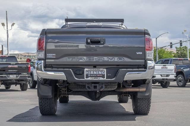 Used 2020 Toyota Tacoma TRD Off-Road AWD/4WD image 32
