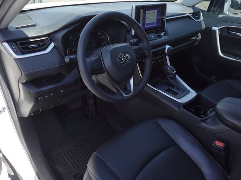 Used 2023 Toyota RAV4 XLE Premium FWD image 9