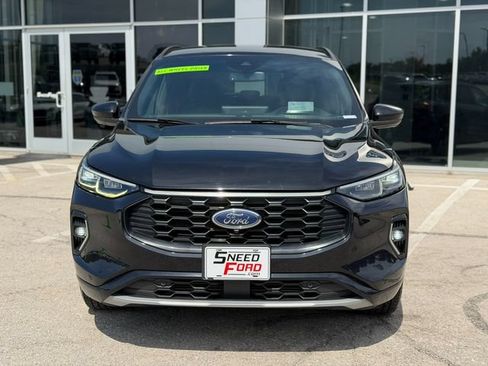 Used 2023 Ford Escape ST-Line Elite w/ Premium Technology Package AWD/4WD image 2