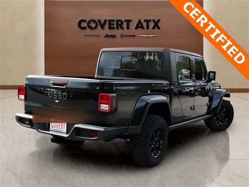 Used 2023 Jeep Gladiator Willys image 5