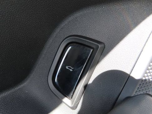 Used 2024 Cadillac Lyriq Sport AWD/4WD image 11