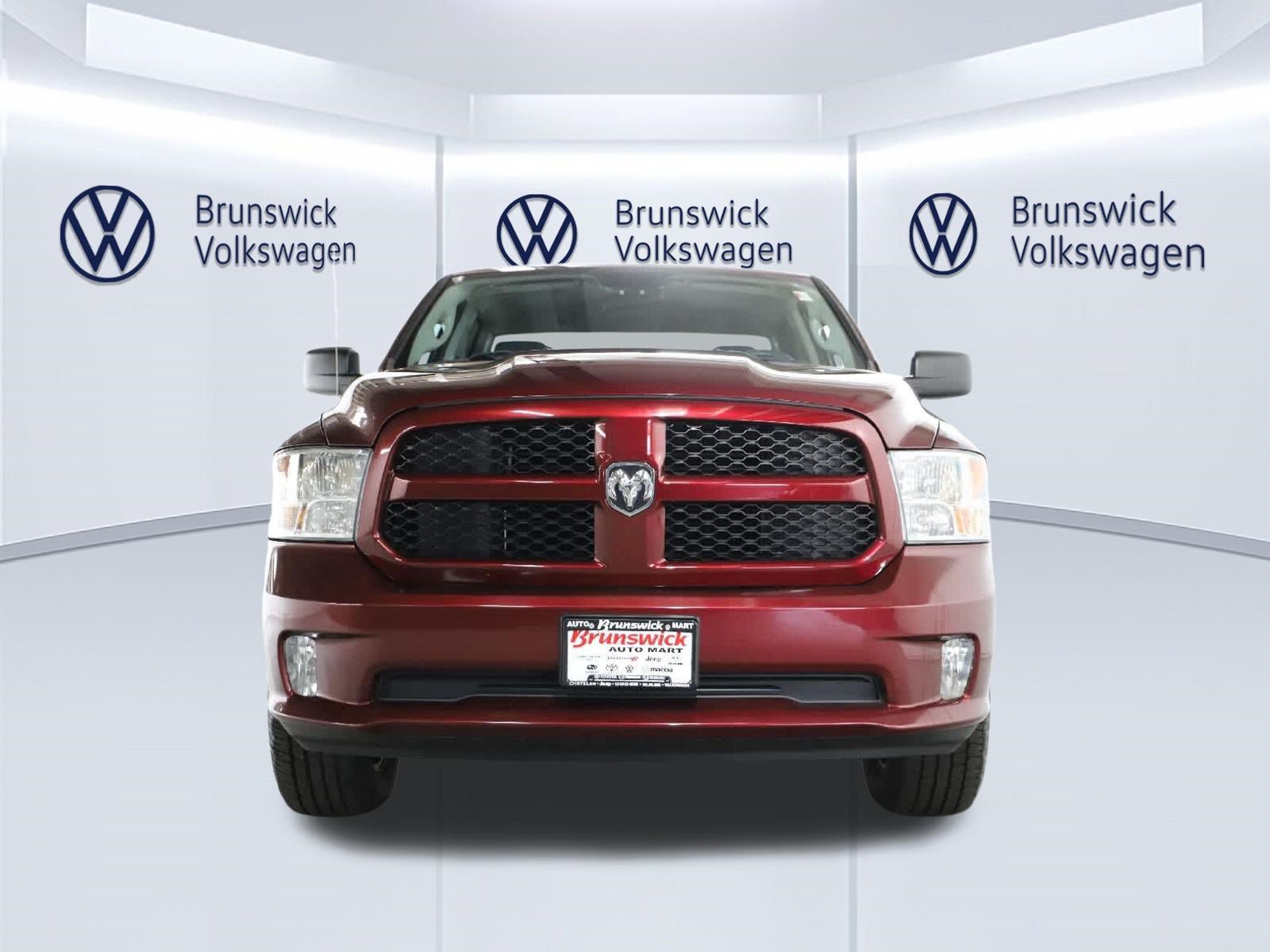 Used 2018 RAM 1500 Express w/ Express Value Package AWD/4WD image 5