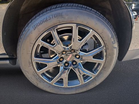 Used 2024 GMC Yukon XL Denali Ultimate w/ LPO, Floor Liner Package AWD/4WD image 30