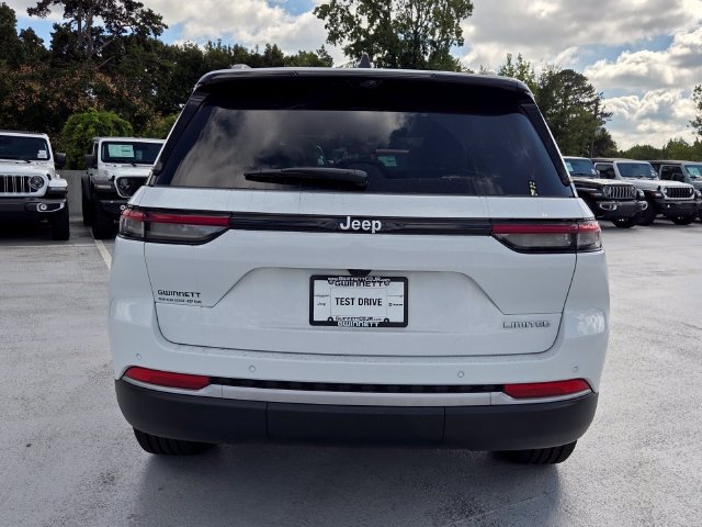 New 2027 Jeep Grand Cherokee Limited RWD image 7