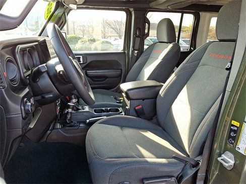 Used 2024 Jeep Wrangler Rubicon image 13