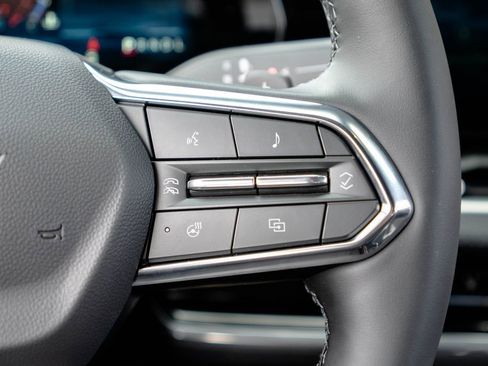 New 2026 Chevrolet Equinox LT w/ Midnight Edition FWD image 16