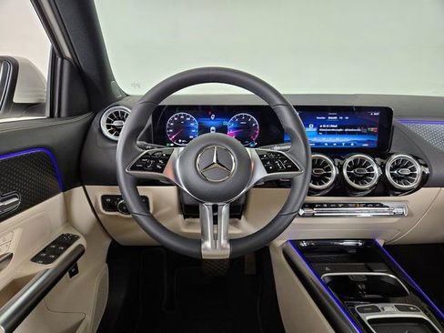 Certified 2025 Mercedes-Benz GLA 250 4MATIC image 20