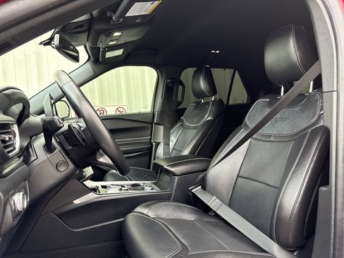 Used 2020 Ford Explorer ST w/ ST High-Performance Pack image 19