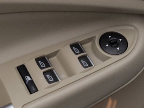 Used 2018 Ford Escape Titanium w/ Ford Safe & Smart Package image 27