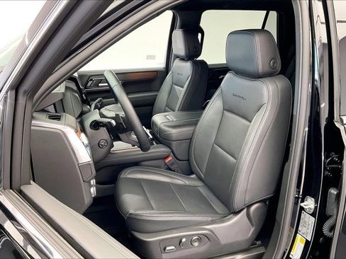 Used 2025 GMC Yukon Denali image 17