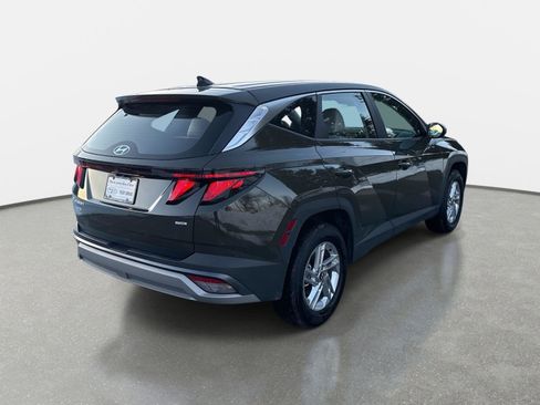 Certified 2025 Hyundai Tucson SE image 5